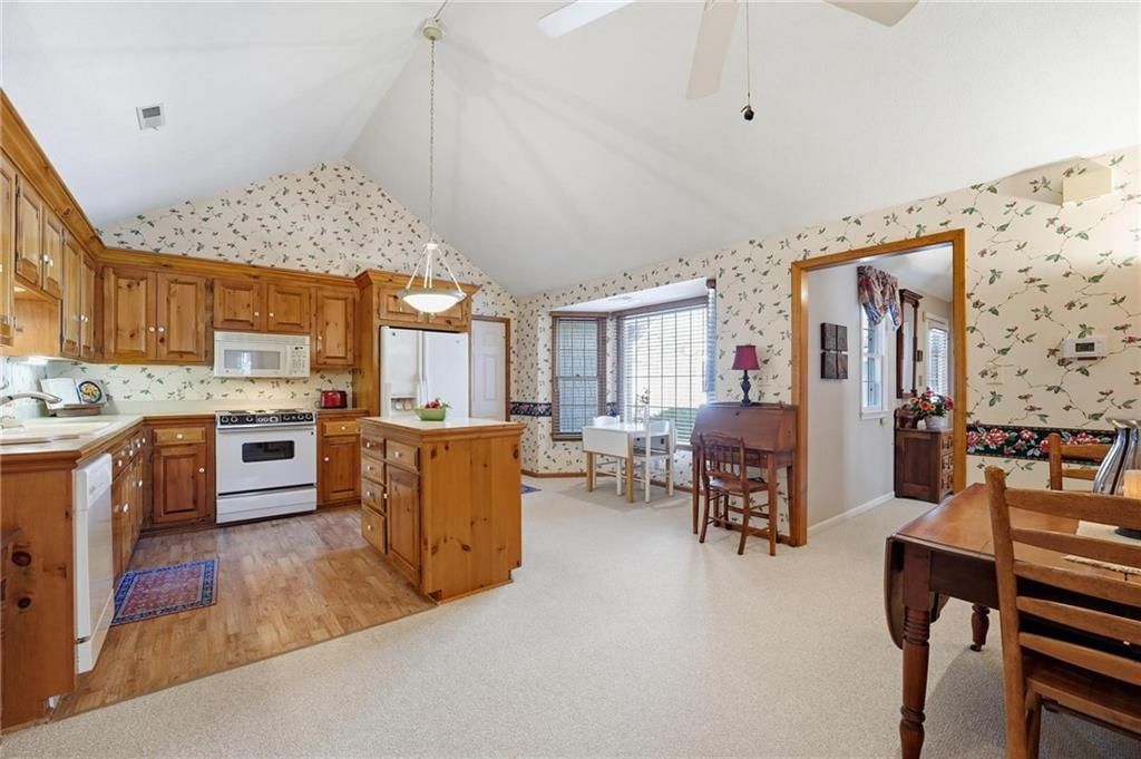 338 Woodlawn Circle — photo 14