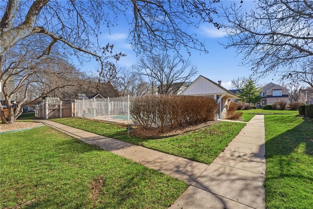 338 Woodlawn Circle — photo 33