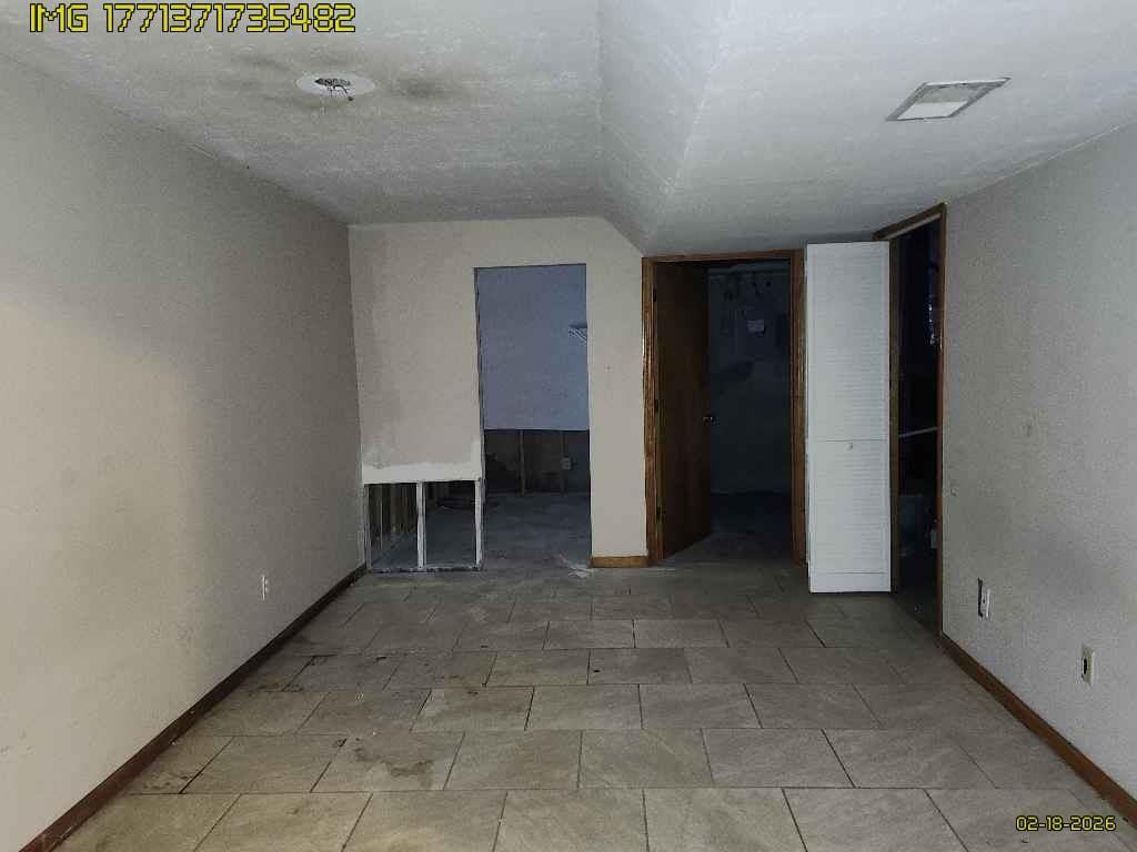 916 Christie Court — photo 9