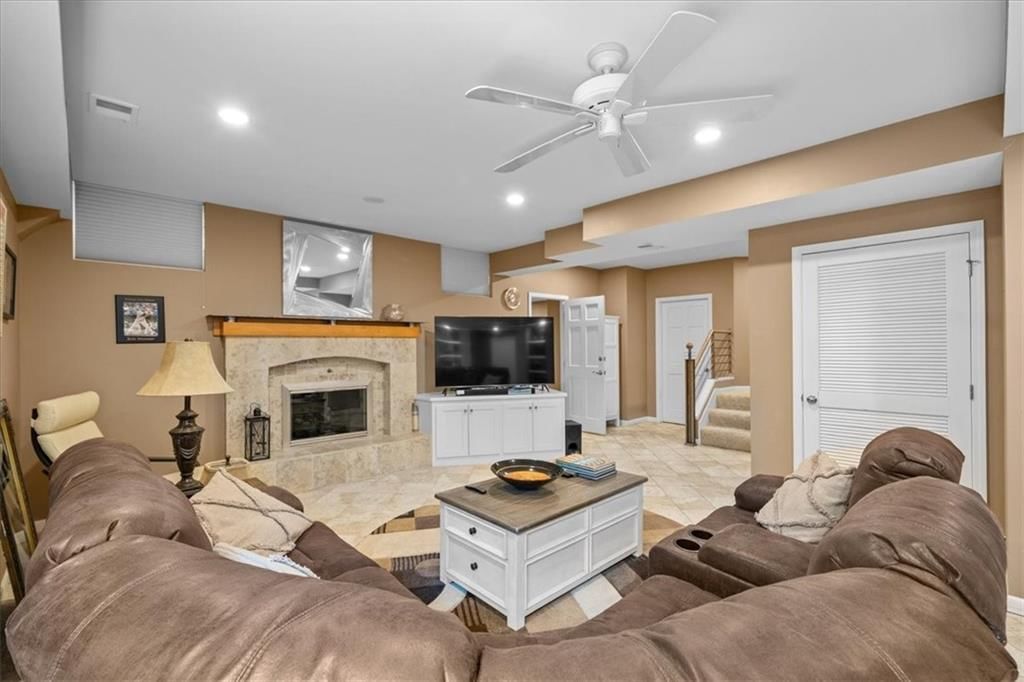 21215 W 106th Street — photo 33