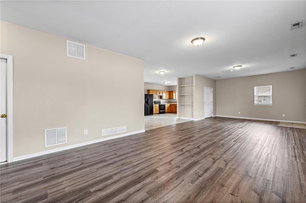 301 Ottawa Street — photo 6