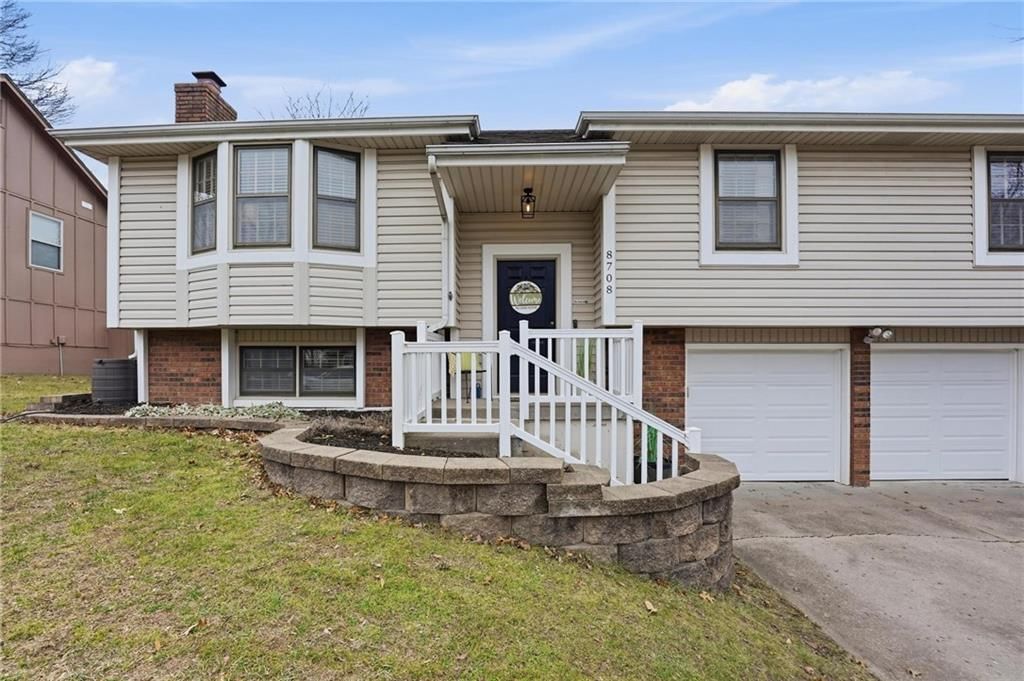 8708 N Shannon Avenue — photo 2