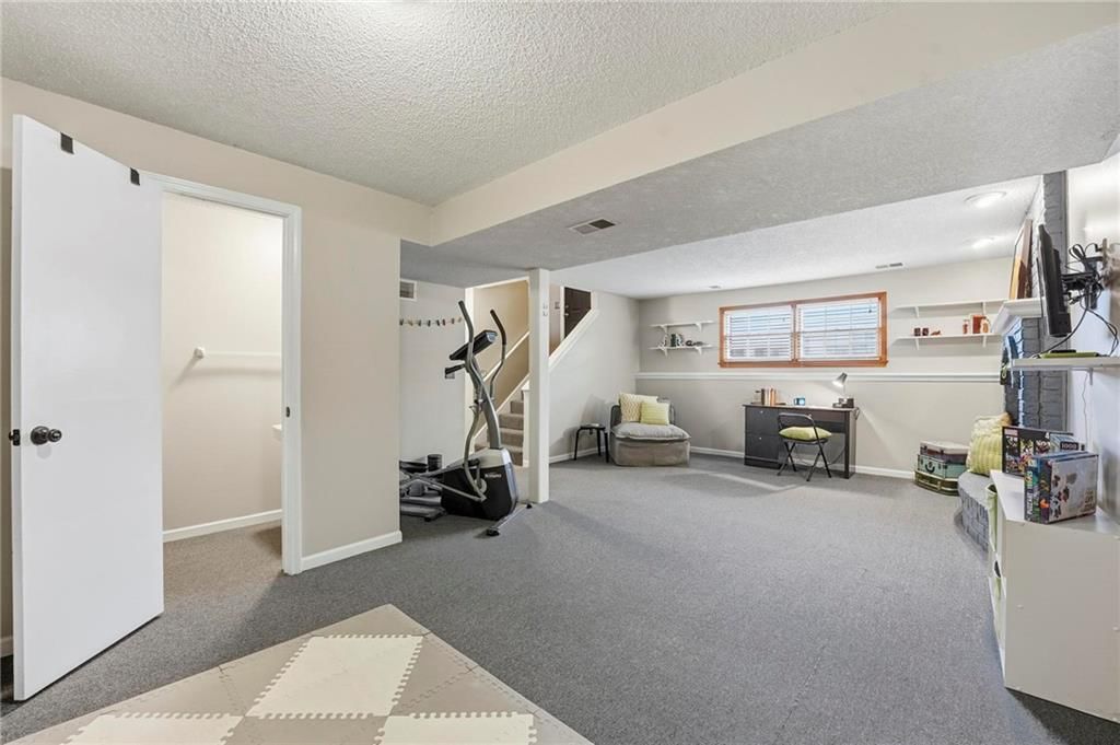 8708 N Shannon Avenue — photo 32