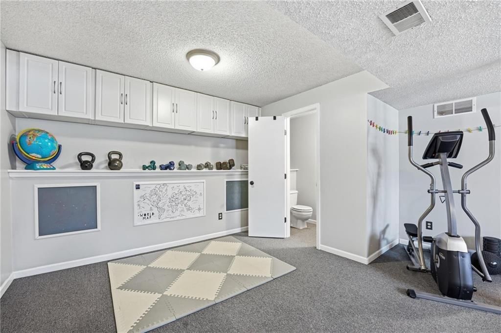 8708 N Shannon Avenue — photo 33