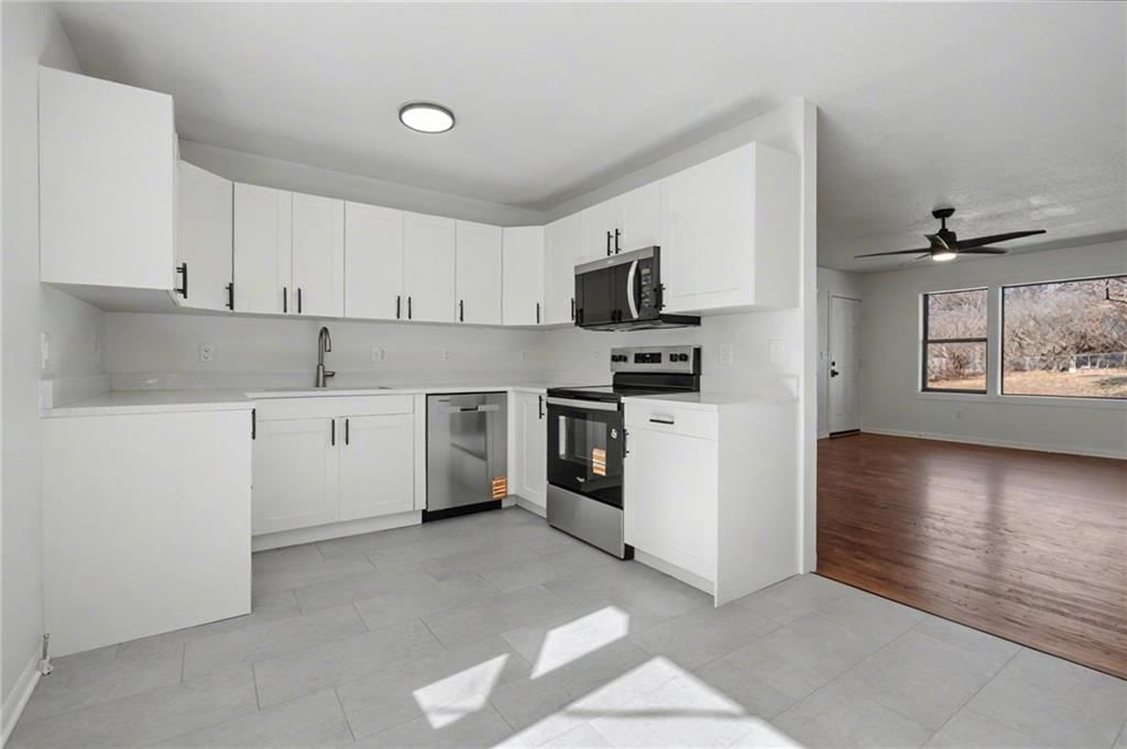 2407 Yale Road — photo 8