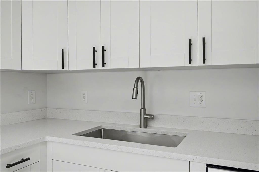 2407 Yale Road — photo 9