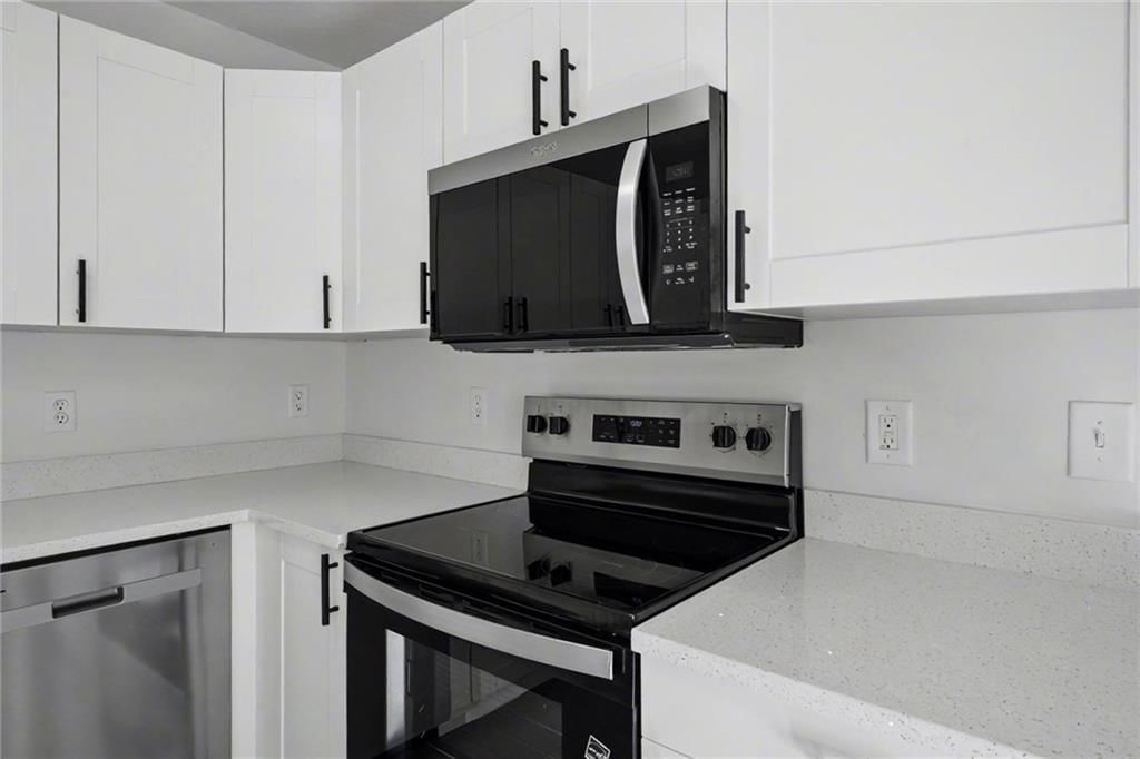 2407 Yale Road — photo 10