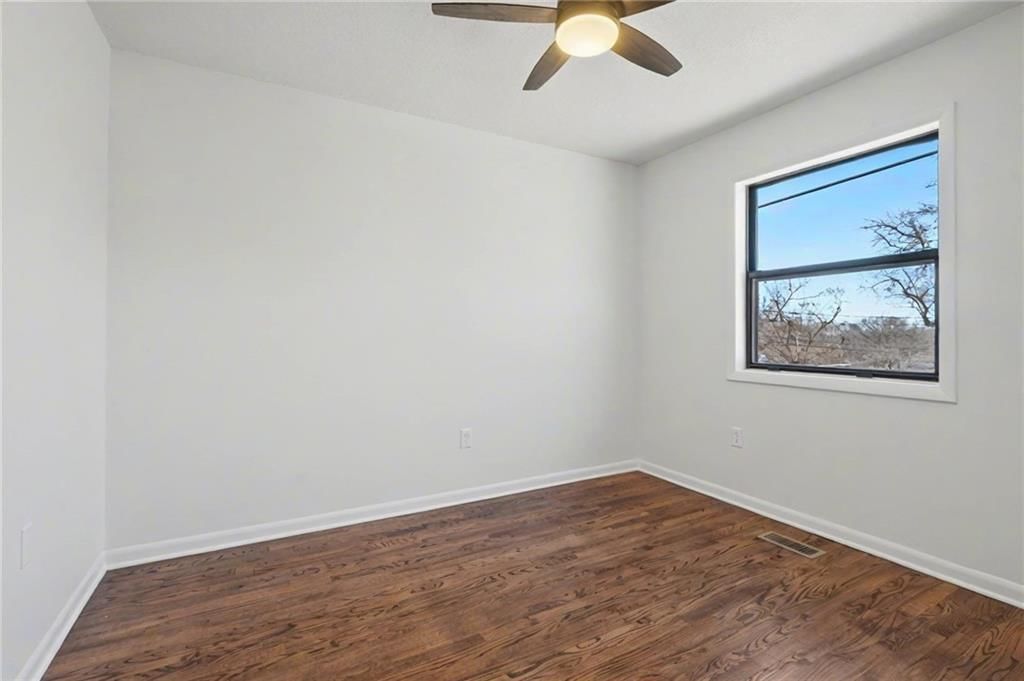 2407 Yale Road — photo 18