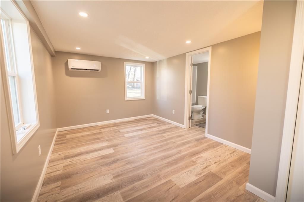 322 Front Street — photo 10