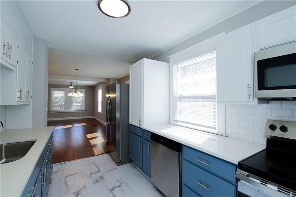 336 N Brighton Avenue — photo 2