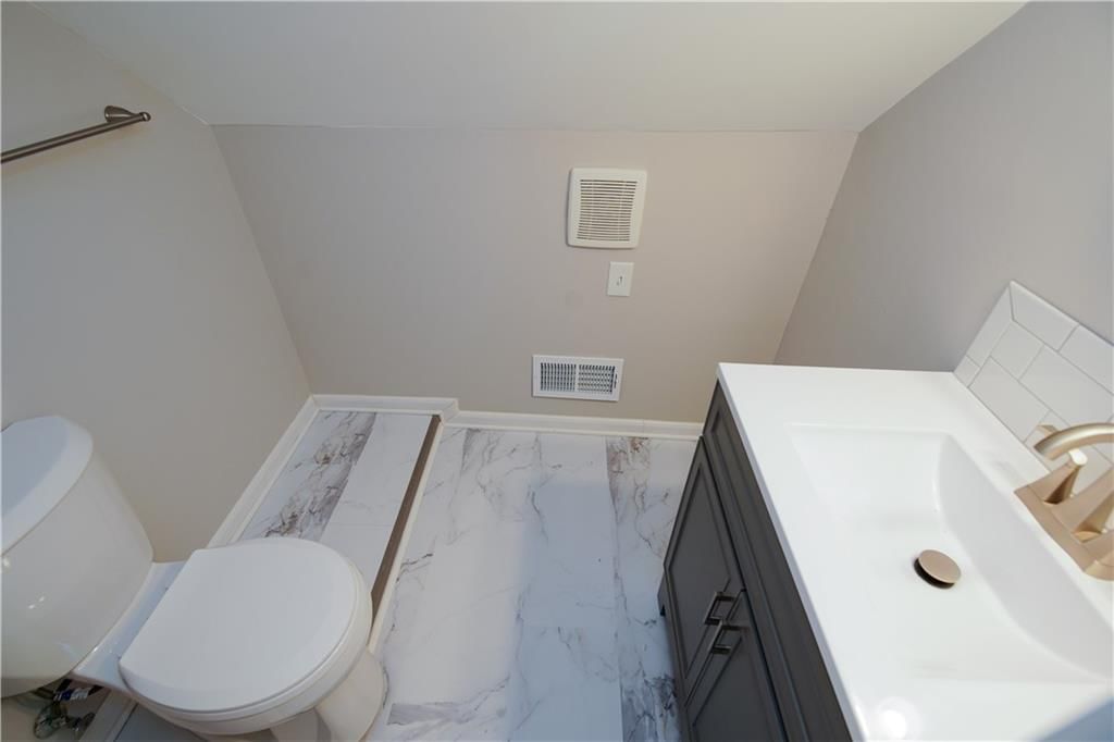 336 N Brighton Avenue — photo 13