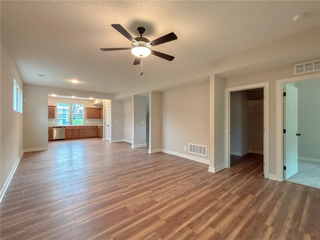 2940 N Getty Street — photo 36