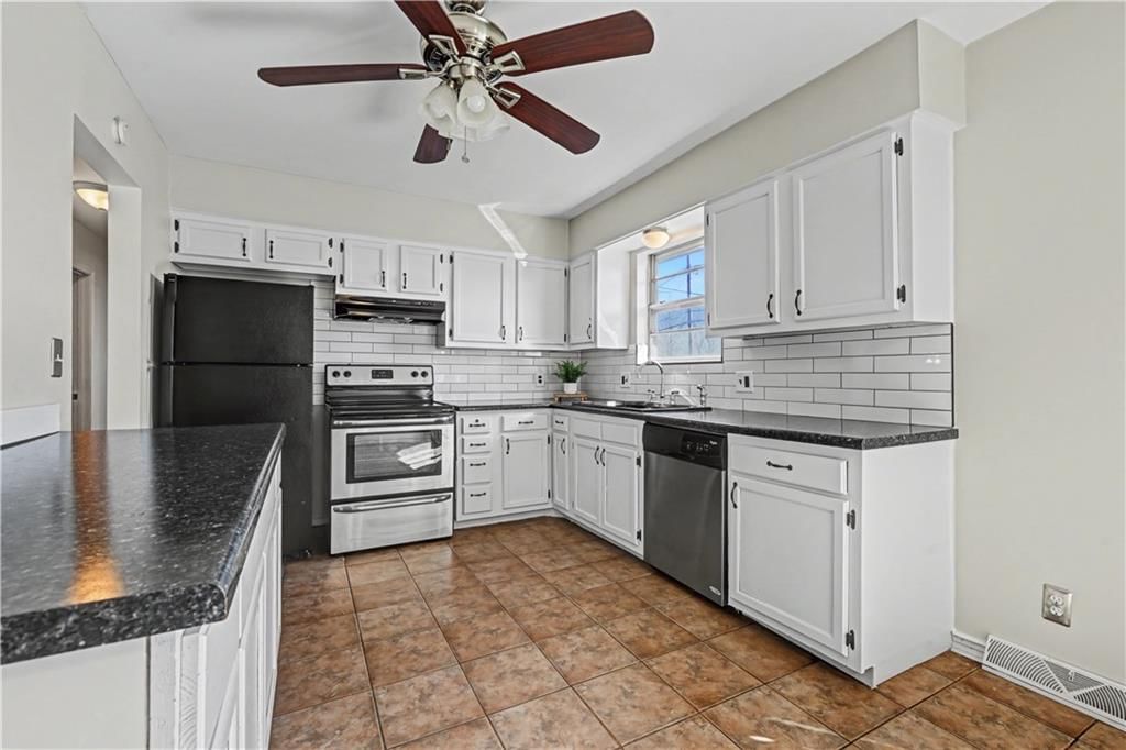 305 Maple Terrace — photo 7