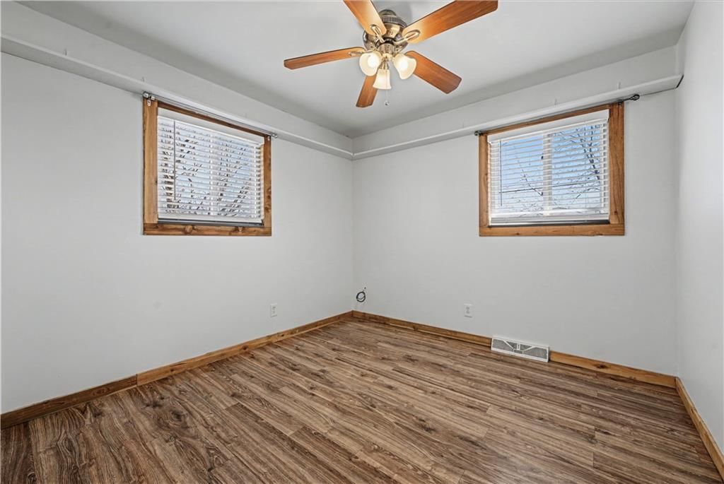 305 Maple Terrace — photo 12