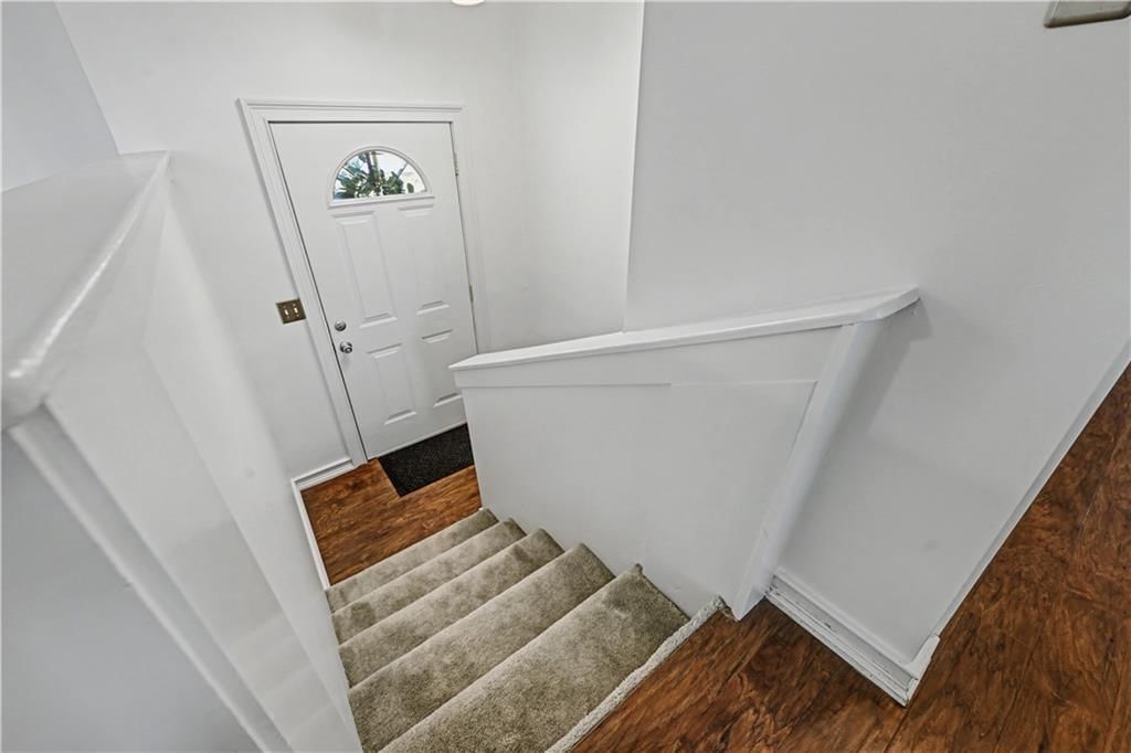 305 Maple Terrace — photo 15