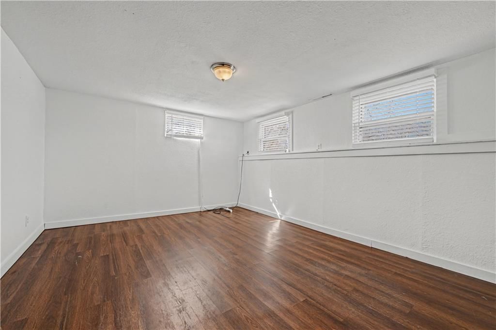 305 Maple Terrace — photo 16