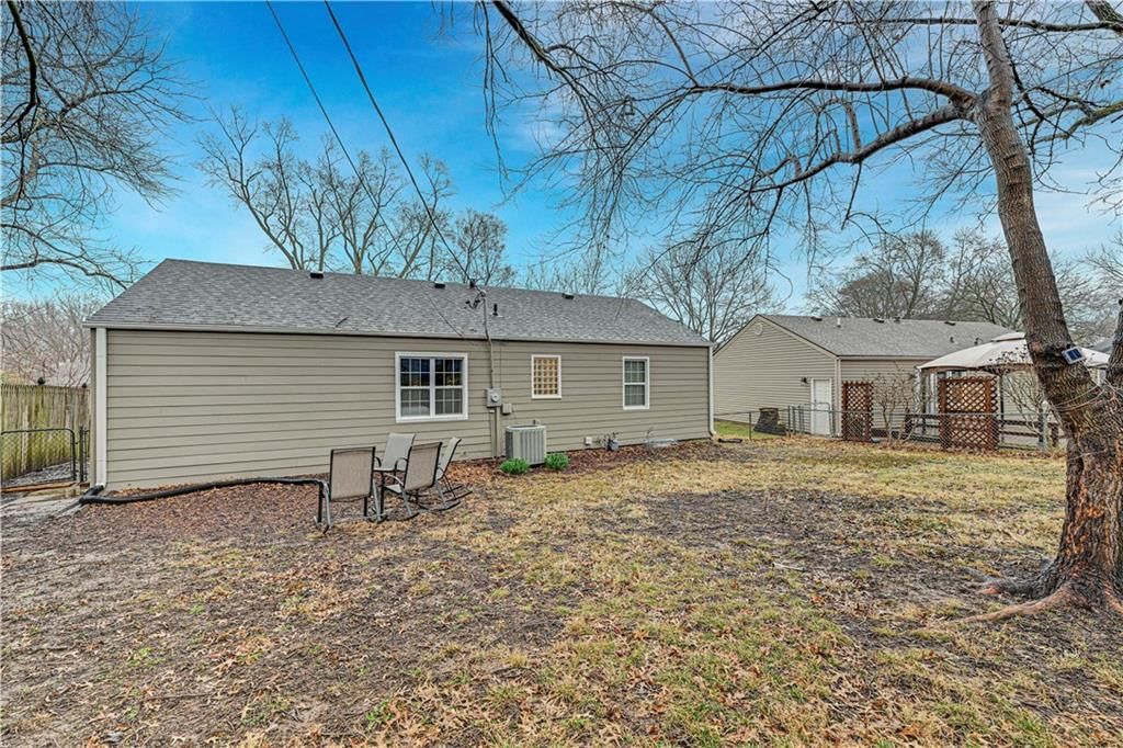 5332 Linden Street — photo 26