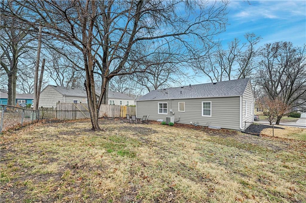 5332 Linden Street — photo 27