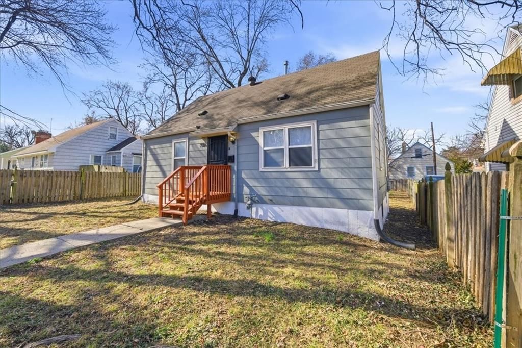 7104 Tracy Avenue — photo 2