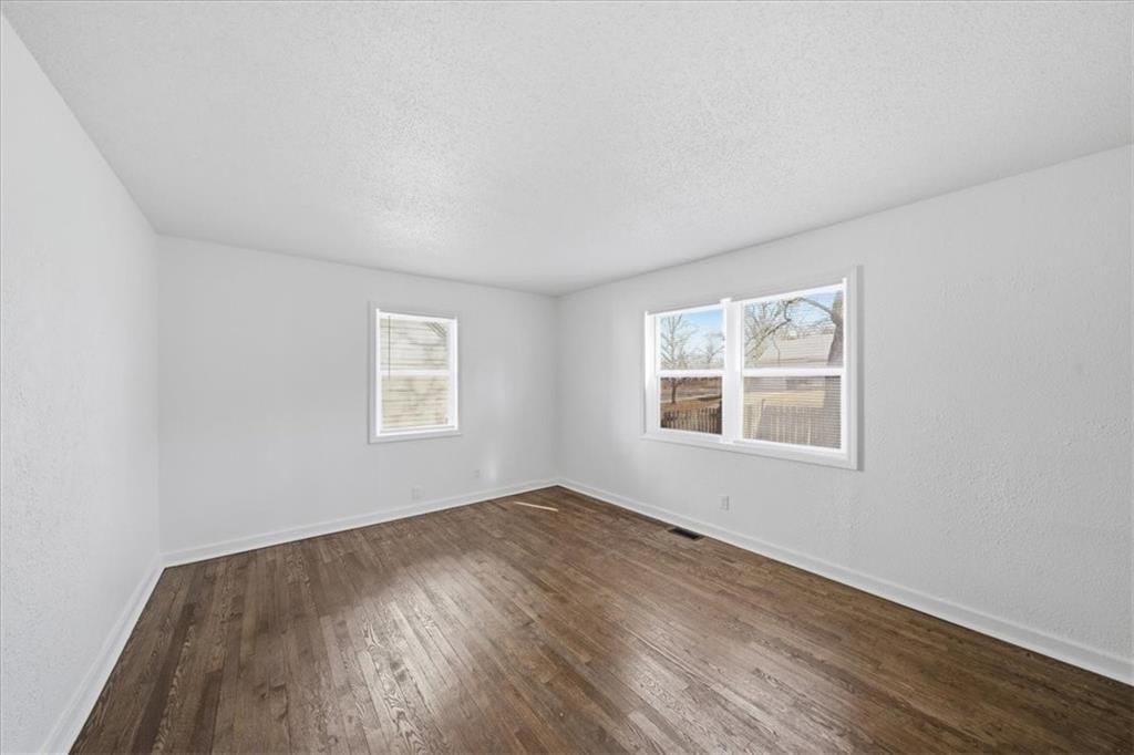 7104 Tracy Avenue — photo 10