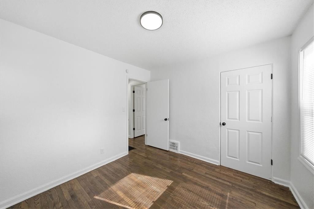 7104 Tracy Avenue — photo 15