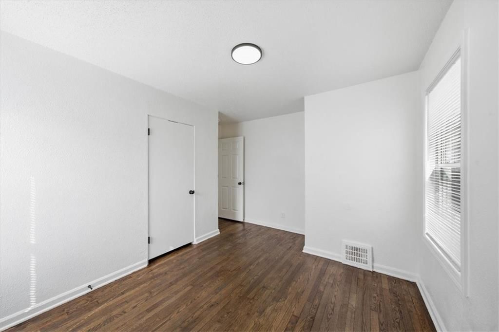 7104 Tracy Avenue — photo 17