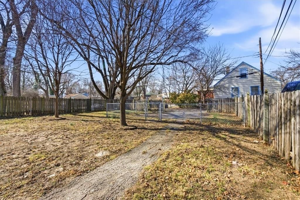 7104 Tracy Avenue — photo 25