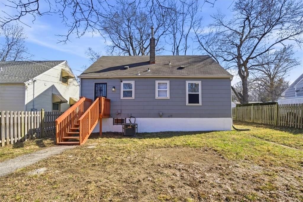 7104 Tracy Avenue — photo 26