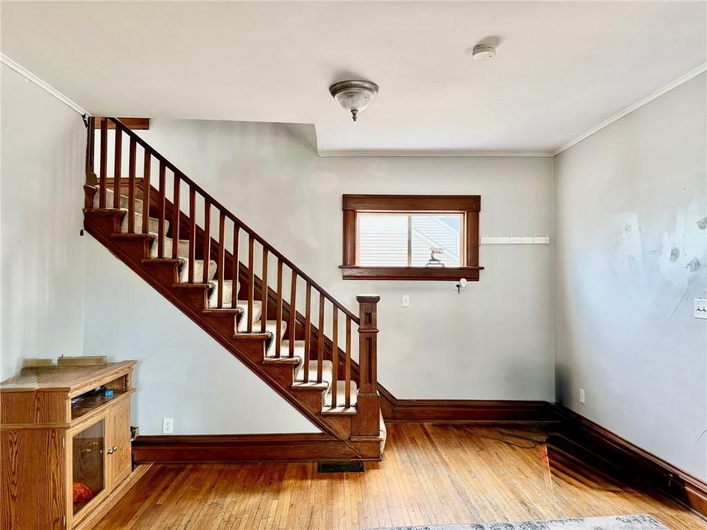 321 W 5th Street — photo 5