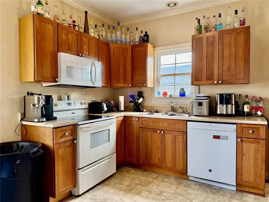 321 W 5th Street — photo 15