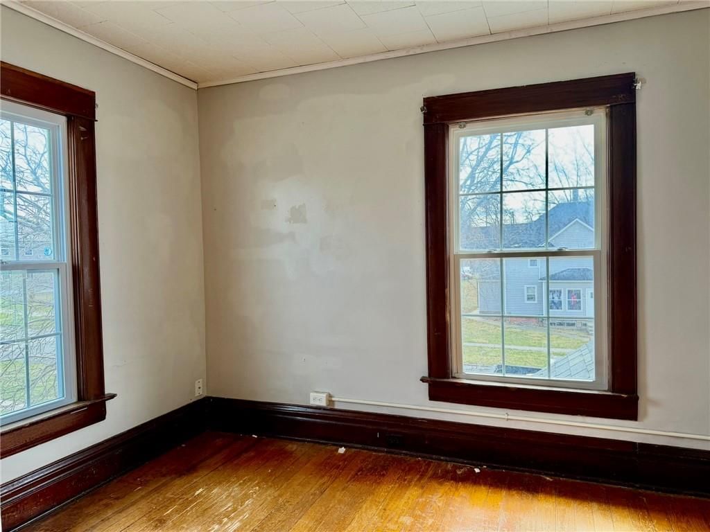 321 W 5th Street — photo 25