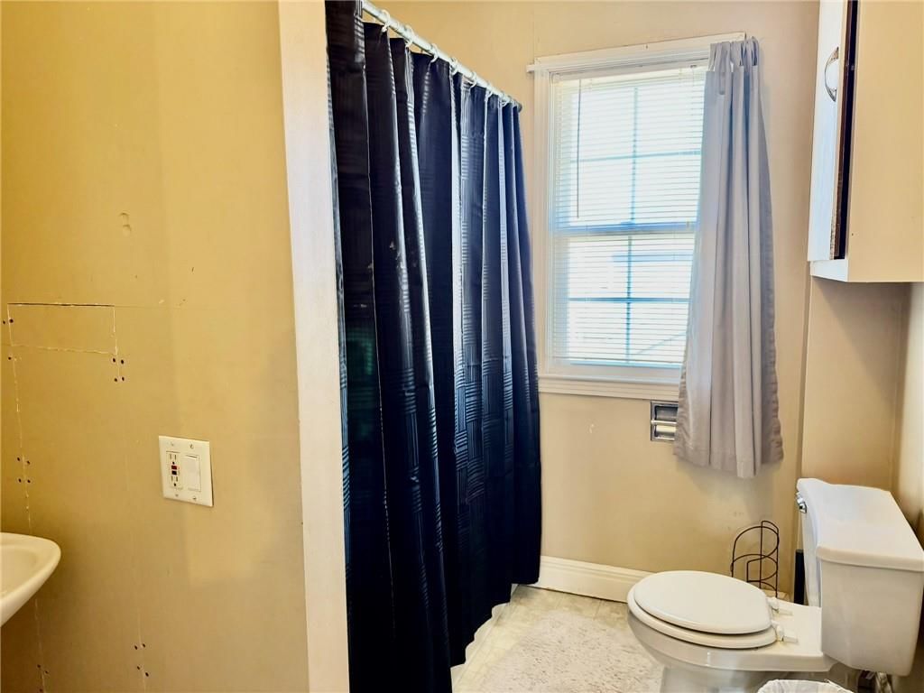 321 W 5th Street — photo 29