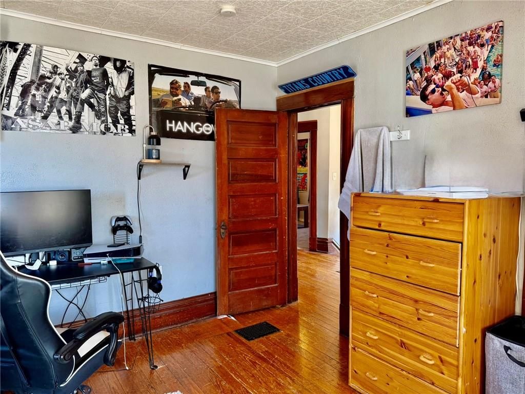 321 W 5th Street — photo 32