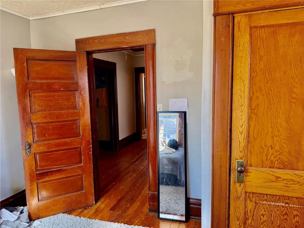 321 W 5th Street — photo 33
