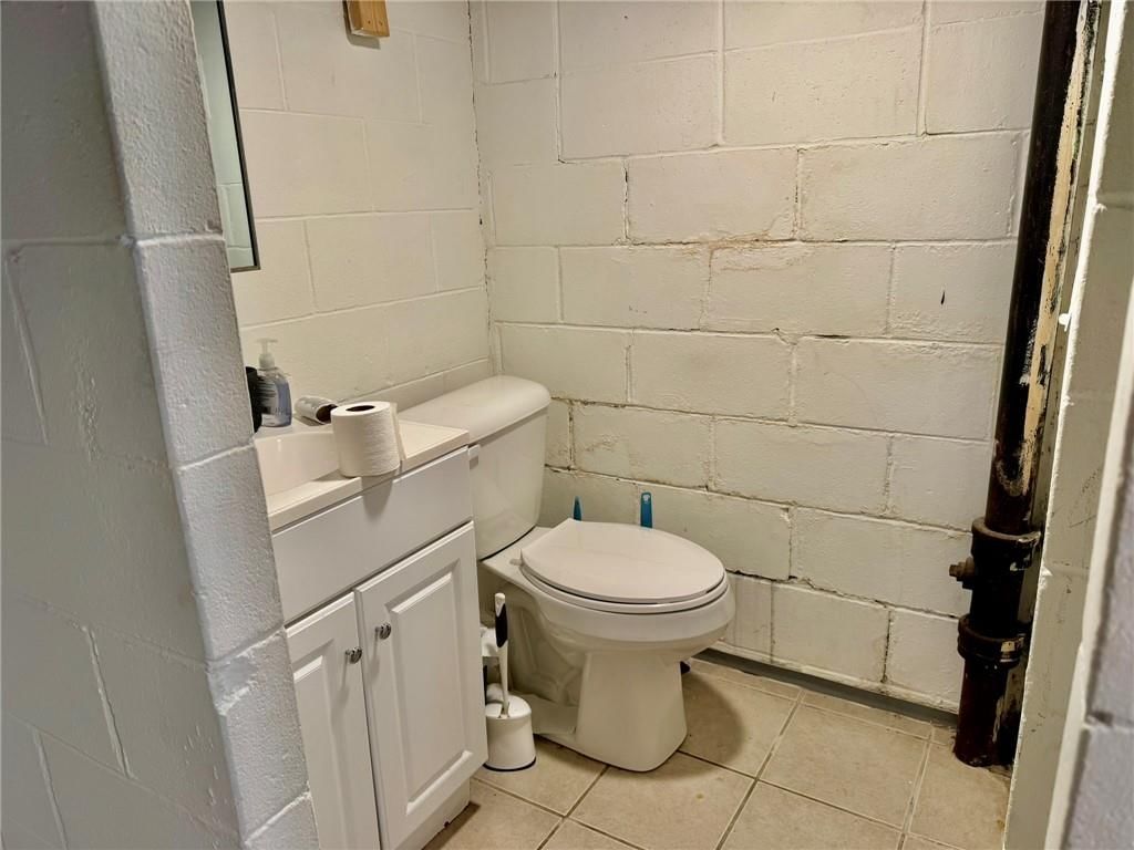 321 W 5th Street — photo 39