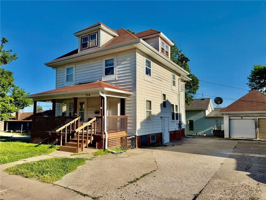 304 W 7th Street — photo 2