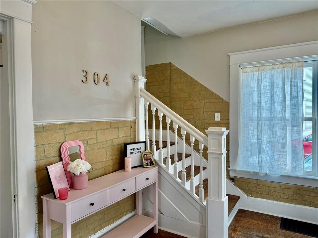 304 W 7th Street — photo 6