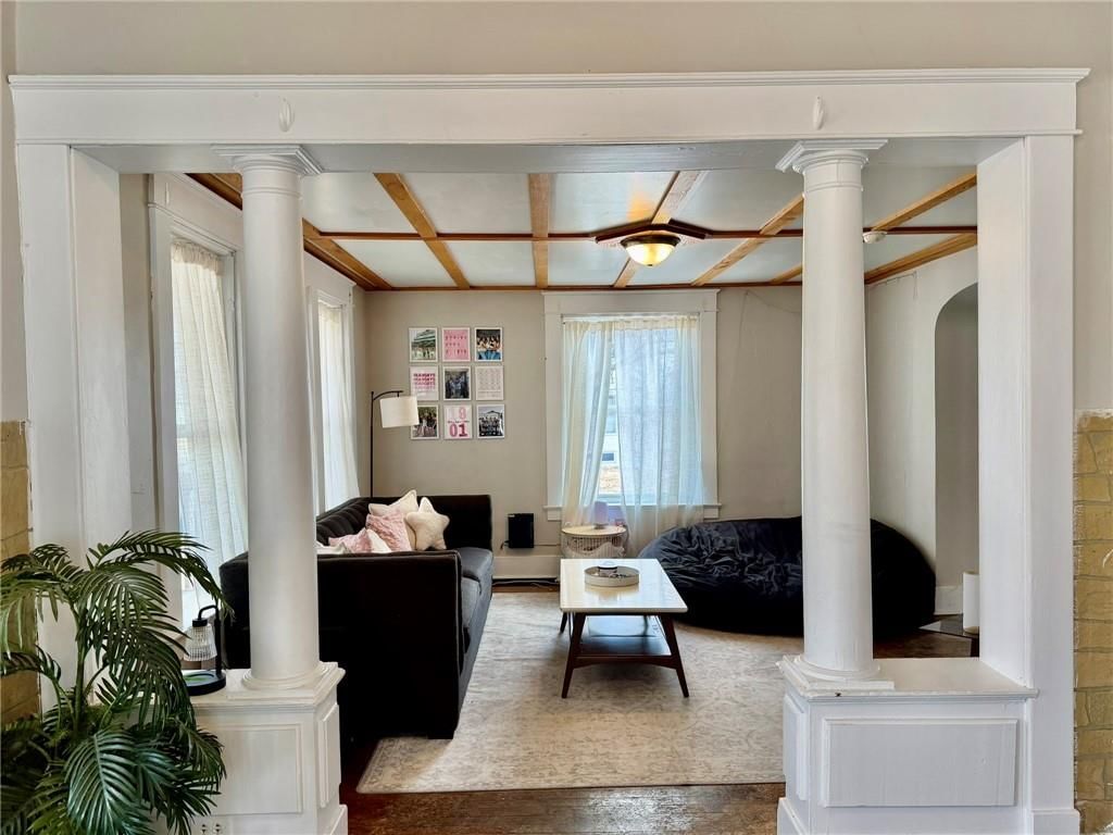 304 W 7th Street — photo 9