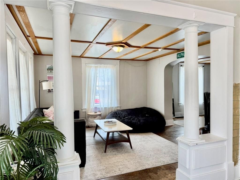 304 W 7th Street — photo 10
