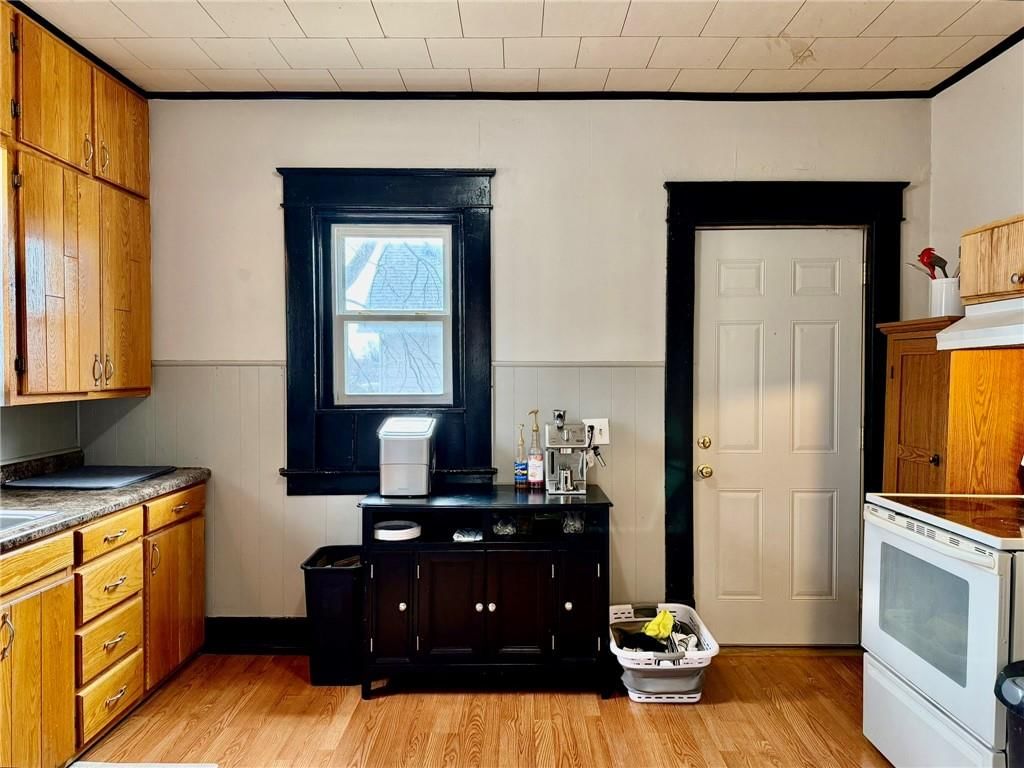304 W 7th Street — photo 17