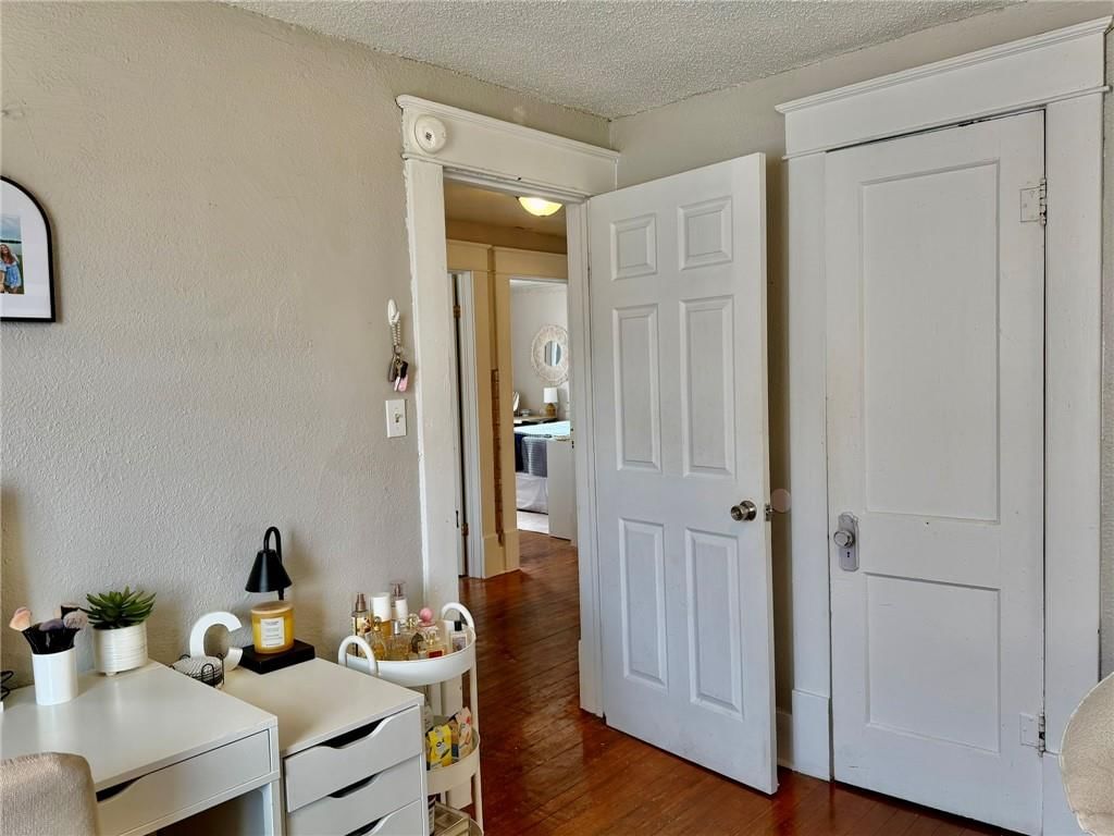 304 W 7th Street — photo 25