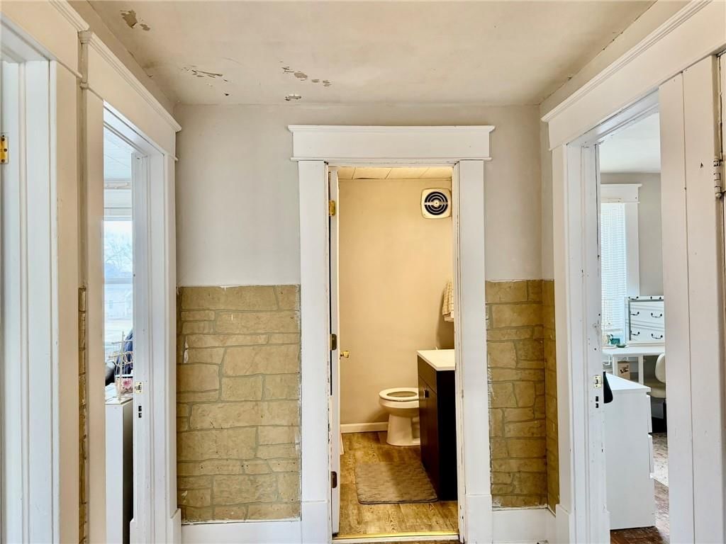 304 W 7th Street — photo 26