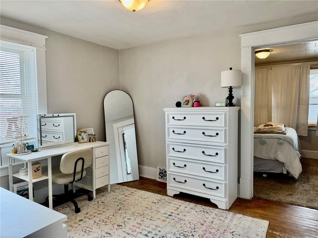 304 W 7th Street — photo 32