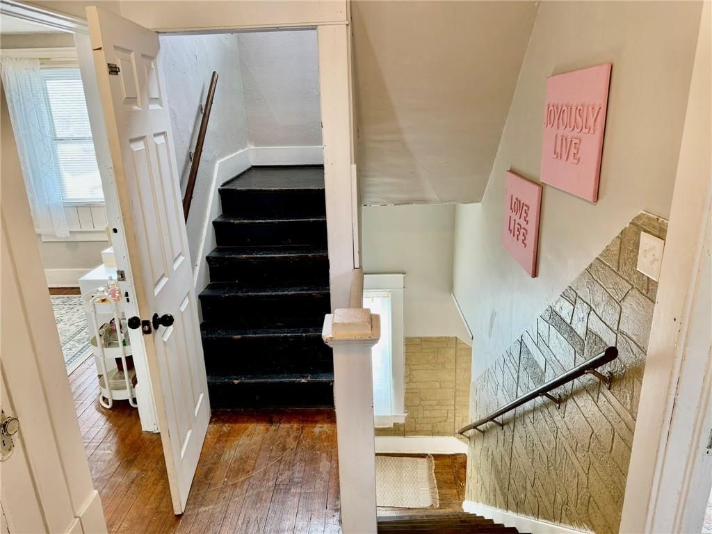 304 W 7th Street — photo 36