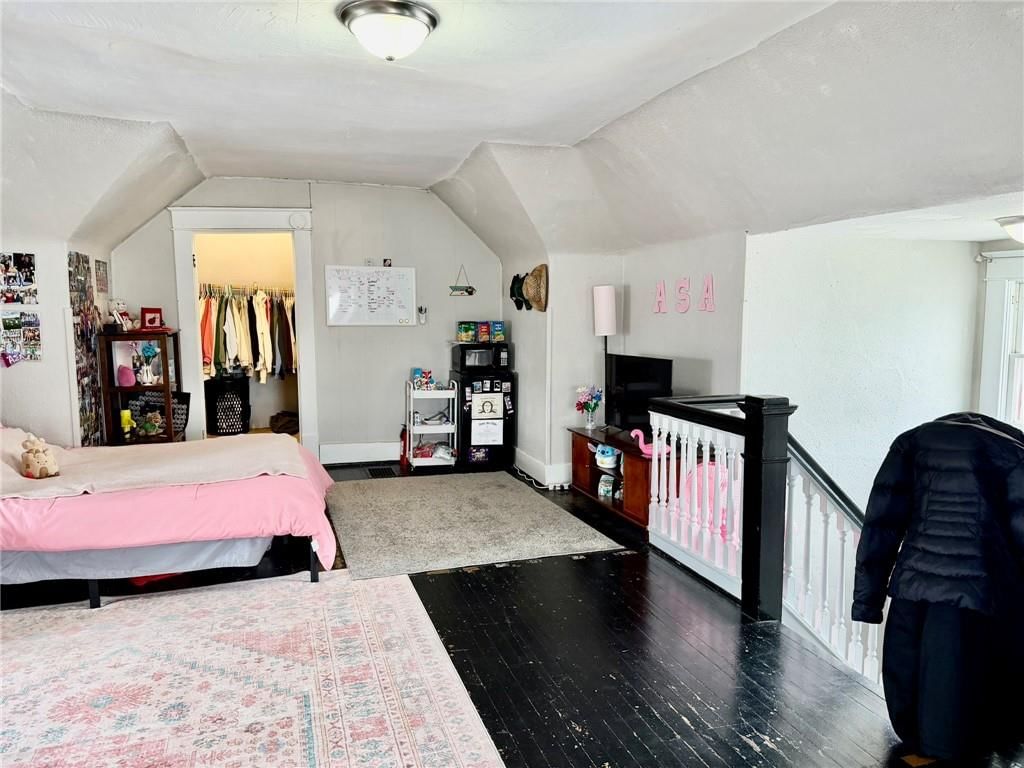 304 W 7th Street — photo 42