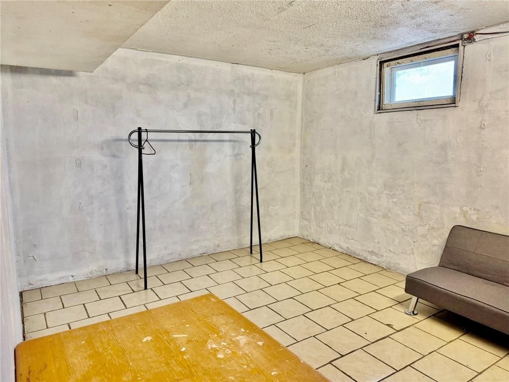 304 W 7th Street — photo 50