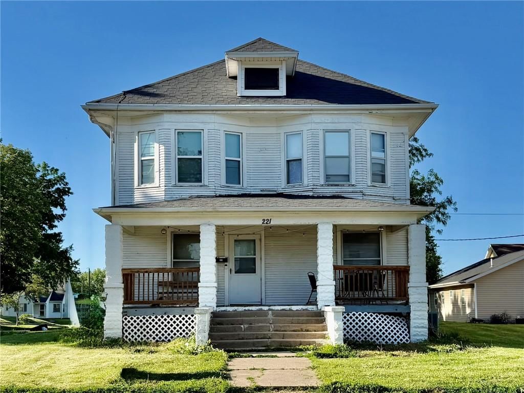 221 W 7th Street — photo 1