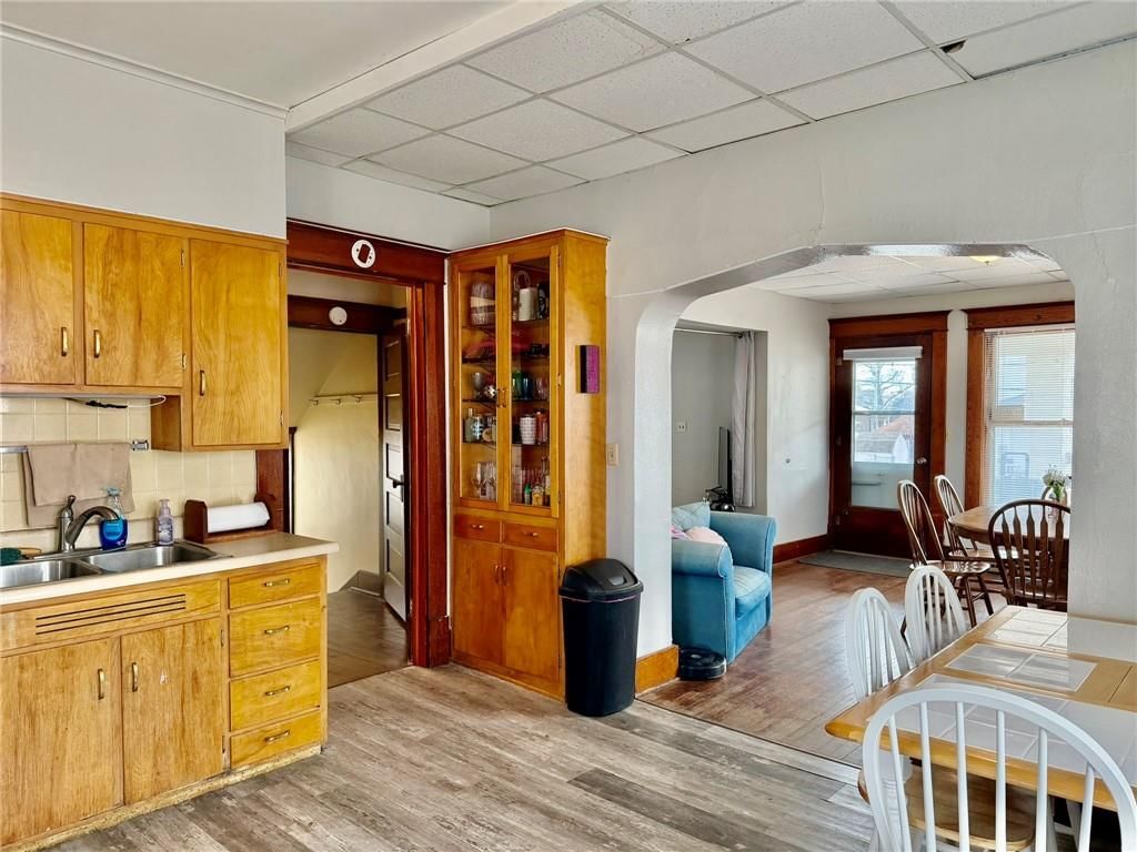 221 W 7th Street — photo 11