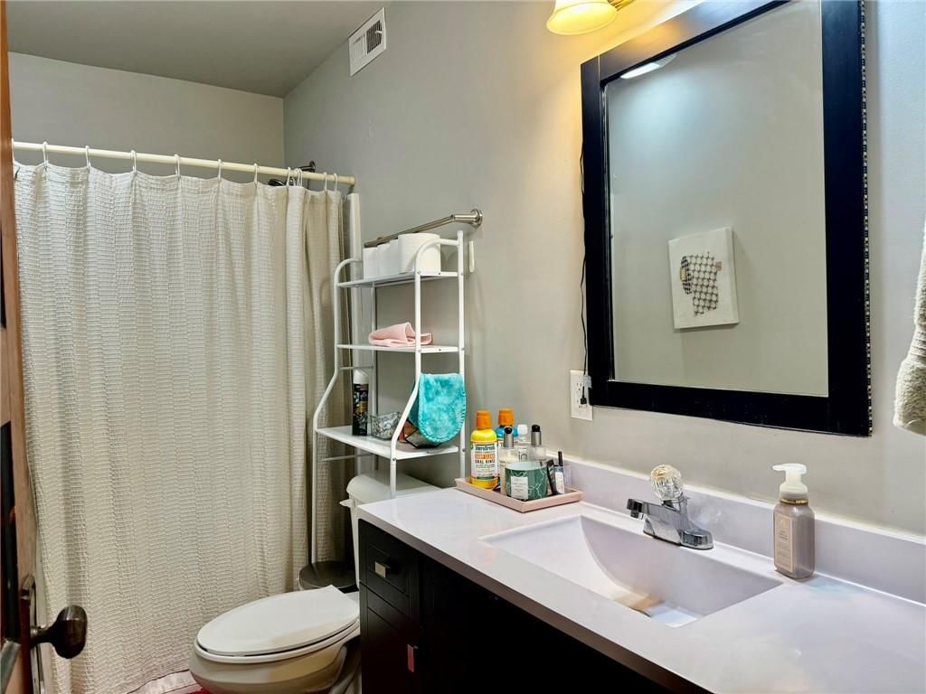 221 W 7th Street — photo 23