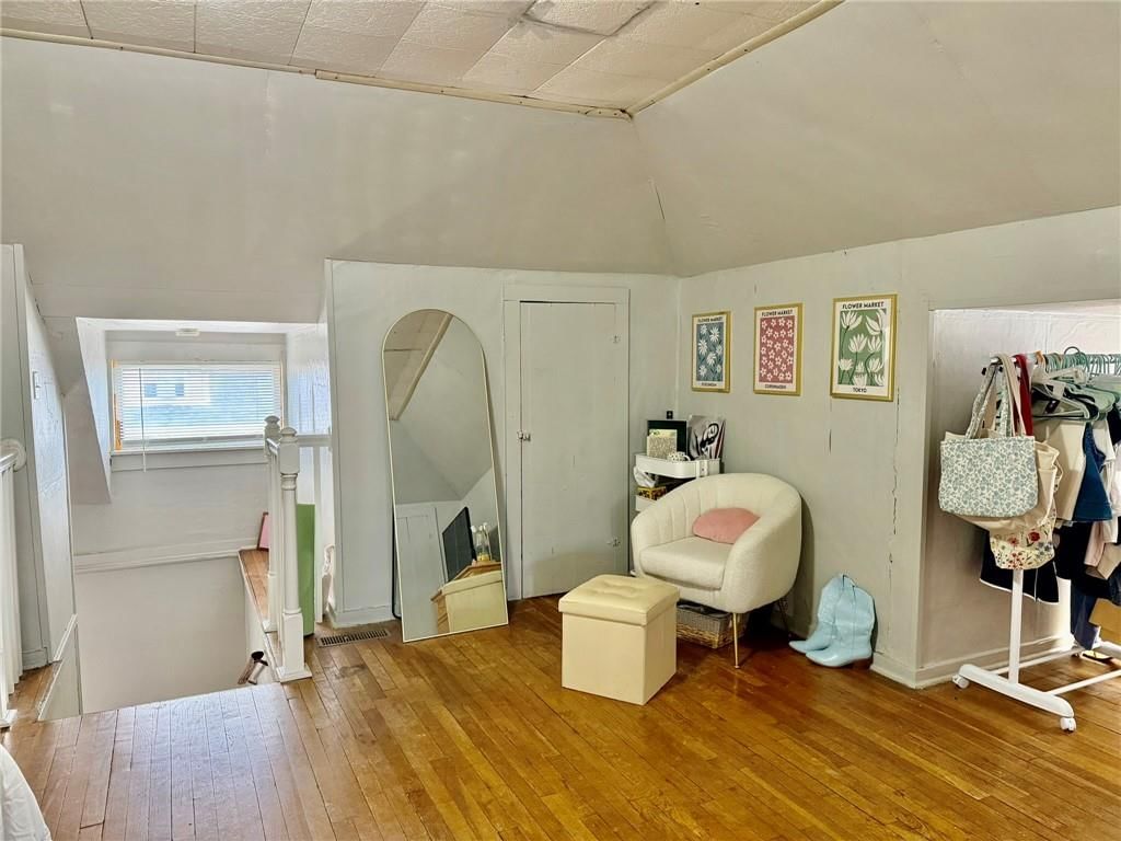 221 W 7th Street — photo 29